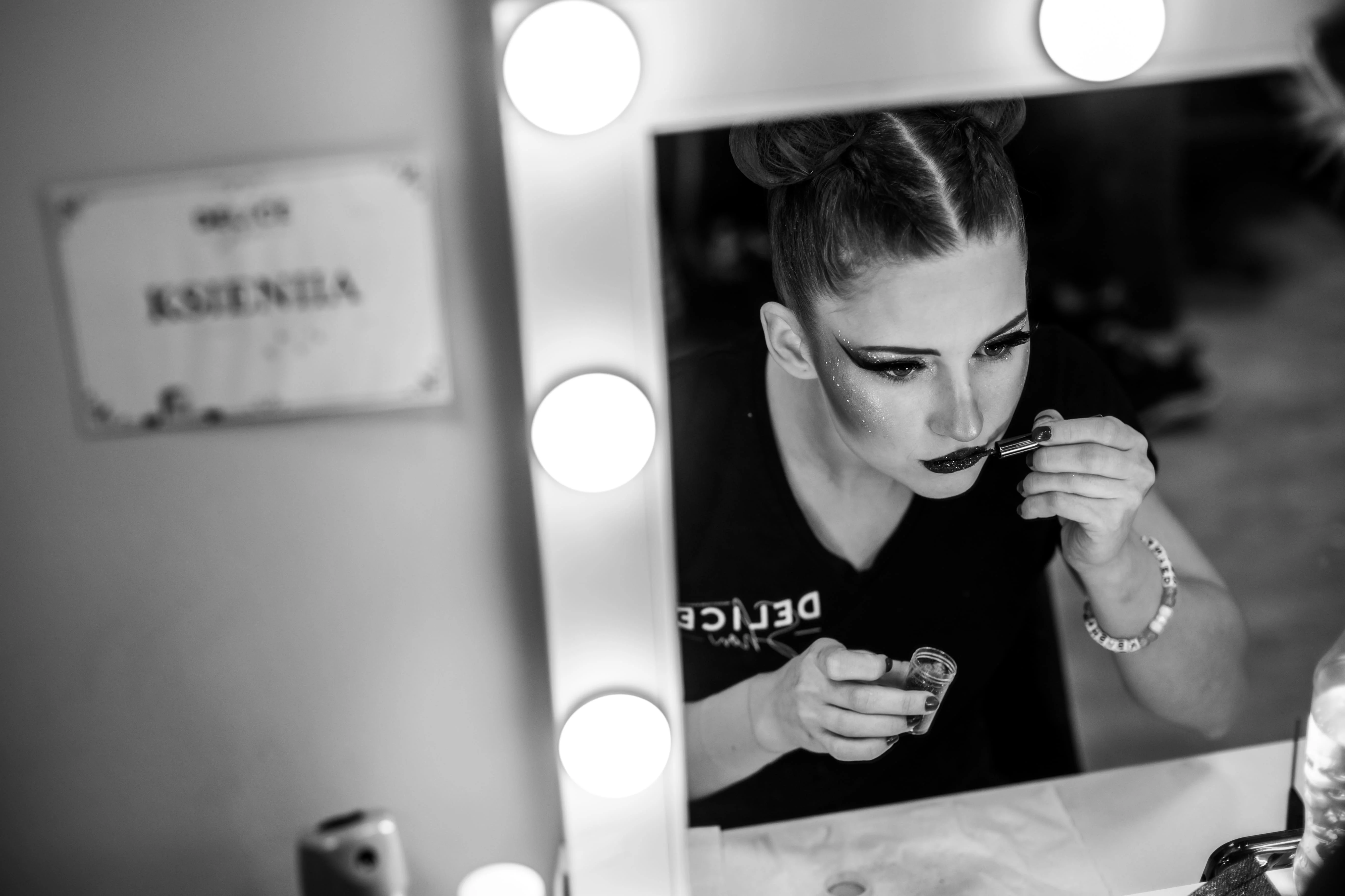 Ice Show Walibi - Duo de patineurs artistiques sur la patinoire illuminée